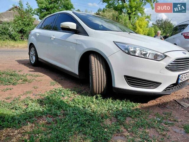 Білий Форд Фокус, об'ємом двигуна 2 л та пробігом 155 тис. км за 8500 $, фото 3 на Automoto.ua