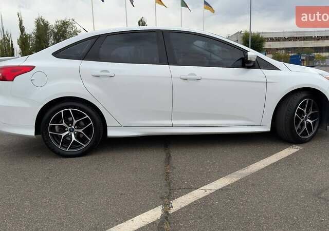Форд Фокус 2015 в Кривом Роге на Automoto.ua Белый Форд Фокус, объемом двигателя 2 л и пробегом 109 тыс. км за 8900 $, фото 4 на Automoto.ua