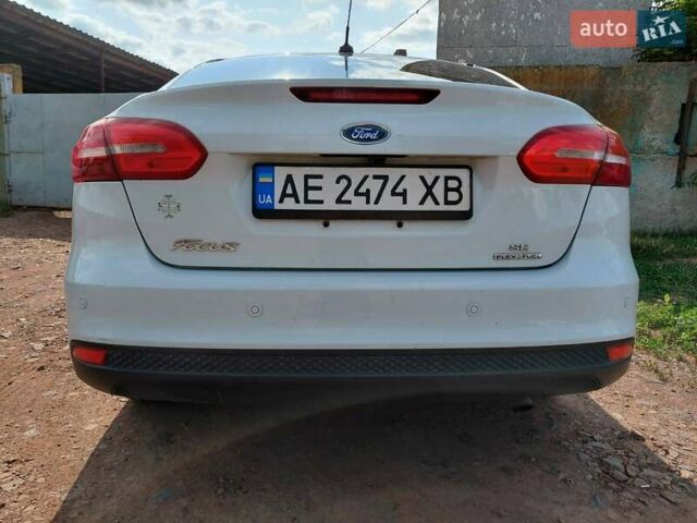 Білий Форд Фокус, об'ємом двигуна 2 л та пробігом 155 тис. км за 8500 $, фото 2 на Automoto.ua