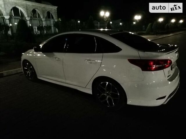 Білий Форд Фокус, об'ємом двигуна 2 л та пробігом 130 тис. км за 9000 $, фото 2 на Automoto.ua