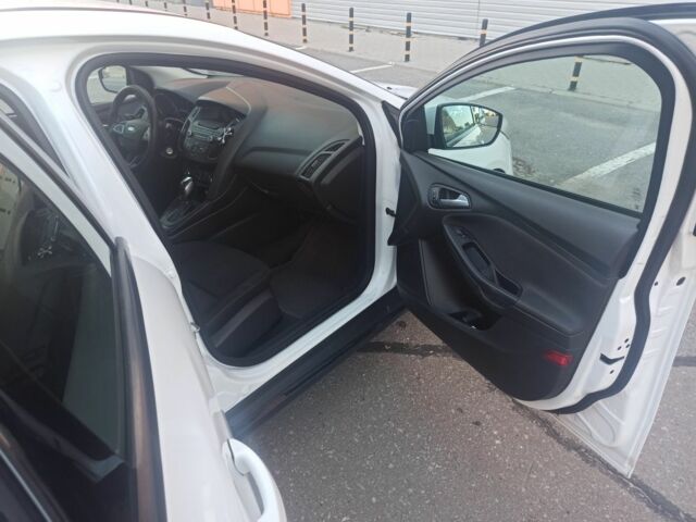 Белый Форд Фокус, объемом двигателя 2 л и пробегом 119 тыс. км за 7500 $, фото 4 на Automoto.ua