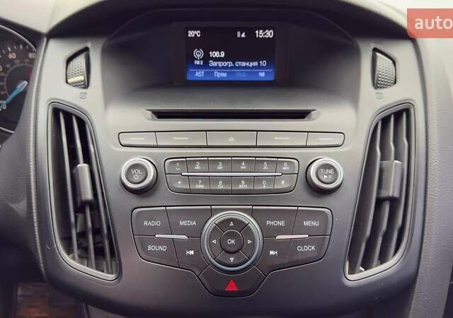 Форд Фокус 2015 в Кривом Роге на Automoto.ua Белый Форд Фокус, объемом двигателя 2 л и пробегом 109 тыс. км за 8900 $, фото 16 на Automoto.ua