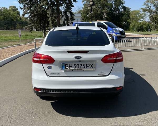 Белый Форд Фокус, объемом двигателя 2 л и пробегом 206 тыс. км за 8800 $, фото 7 на Automoto.ua