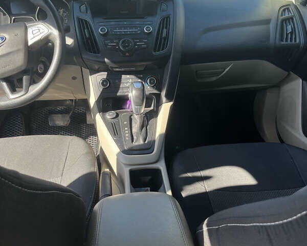 Белый Форд Фокус, объемом двигателя 2 л и пробегом 188 тыс. км за 6900 $, фото 17 на Automoto.ua