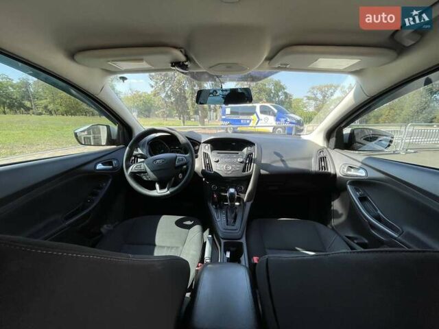 Белый Форд Фокус, объемом двигателя 2 л и пробегом 206 тыс. км за 8800 $, фото 13 на Automoto.ua