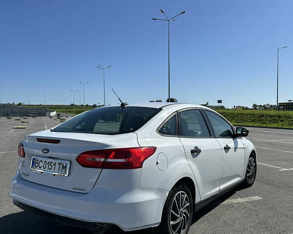 Форд Фокус 2015 в Львове на Automoto.ua Белый Форд Фокус, объемом двигателя 2 л и пробегом 137 тыс. км за 6700 $, фото 8 на Automoto.ua
