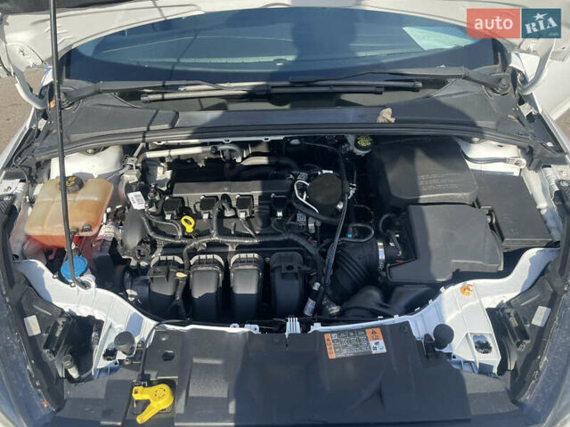 Белый Форд Фокус, объемом двигателя 2 л и пробегом 117 тыс. км за 8599 $, фото 6 на Automoto.ua