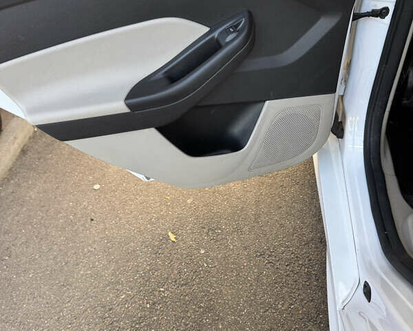 Белый Форд Фокус, объемом двигателя 2 л и пробегом 125 тыс. км за 8900 $, фото 14 на Automoto.ua