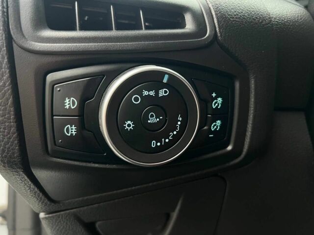 Белый Форд Фокус, объемом двигателя 1 л и пробегом 146 тыс. км за 7400 $, фото 13 на Automoto.ua