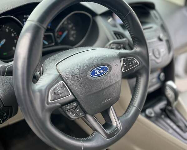 Белый Форд Фокус, объемом двигателя 2 л и пробегом 205 тыс. км за 8300 $, фото 27 на Automoto.ua