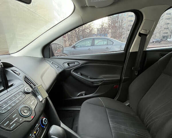 Білий Форд Фокус, об'ємом двигуна 2 л та пробігом 161 тис. км за 8300 $, фото 12 на Automoto.ua