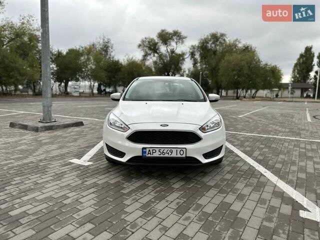 Форд Фокус 2015 в Запорожье на Automoto.ua Белый Форд Фокус, объемом двигателя 2 л и пробегом 150 тыс. км за 9900 $, фото 1 на Automoto.ua