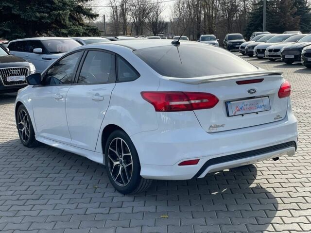 Білий Форд Фокус, об'ємом двигуна 2 л та пробігом 109 тис. км за 8200 $, фото 4 на Automoto.ua
