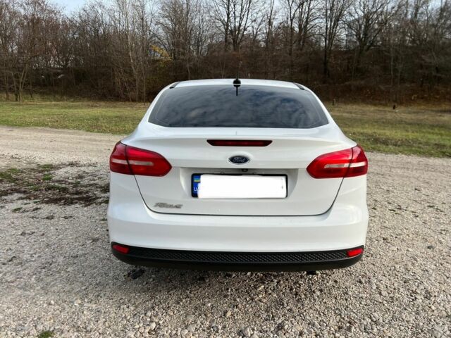 Білий Форд Фокус, об'ємом двигуна 2 л та пробігом 155 тис. км за 6999 $, фото 5 на Automoto.ua