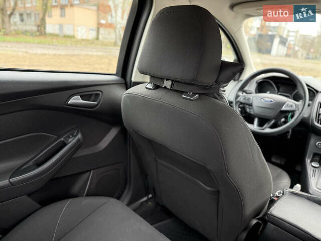 Білий Форд Фокус, об'ємом двигуна 2 л та пробігом 160 тис. км за 8500 $, фото 13 на Automoto.ua