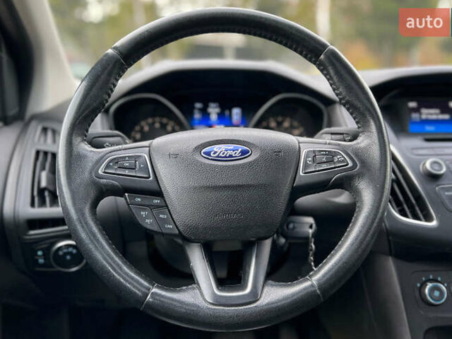 Форд Фокус 2015 у Львові на Automoto.ua Білий Форд Фокус, об'ємом двигуна 2 л та пробігом 175 тис. км за 8500 $, фото 10 на Automoto.ua