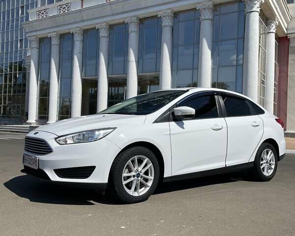 Белый Форд Фокус, объемом двигателя 2 л и пробегом 206 тыс. км за 8800 $, фото 6 на Automoto.ua