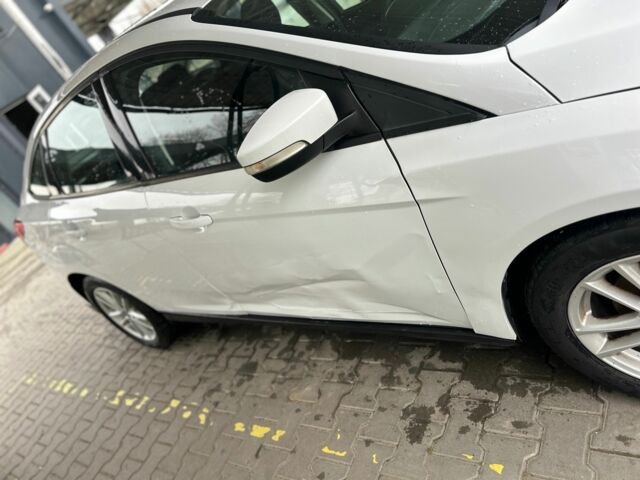 Білий Форд Фокус, об'ємом двигуна 2 л та пробігом 93 тис. км за 5800 $, фото 4 на Automoto.ua