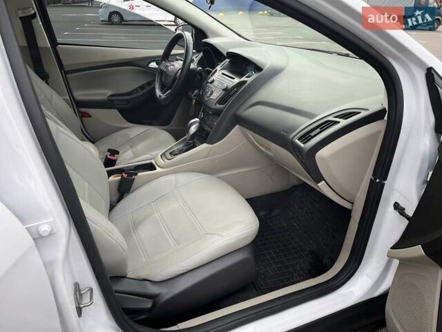 Белый Форд Фокус, объемом двигателя 2 л и пробегом 205 тыс. км за 8300 $, фото 31 на Automoto.ua