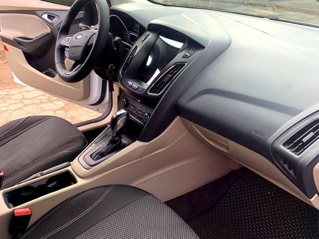 Белый Форд Фокус, объемом двигателя 2 л и пробегом 350 тыс. км за 7700 $, фото 10 на Automoto.ua