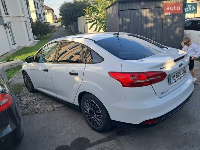 Форд Фокус 2015 у Софіївська Борщагівка на Automoto.ua Білий Форд Фокус, об'ємом двигуна 2 л та пробігом 210 тис. км за 7400 $, фото 3 на Automoto.ua