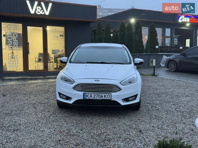 Белый Форд Фокус, объемом двигателя 2 л и пробегом 223 тыс. км за 8000 $, фото 1 на Automoto.ua