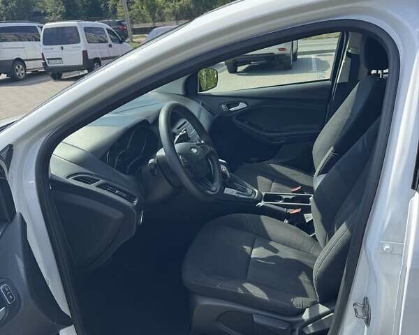 Білий Форд Фокус, об'ємом двигуна 2 л та пробігом 218 тис. км за 8500 $, фото 11 на Automoto.ua