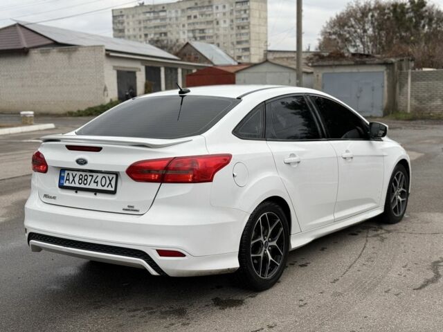 Белый Форд Фокус, объемом двигателя 2 л и пробегом 145 тыс. км за 7500 $, фото 2 на Automoto.ua