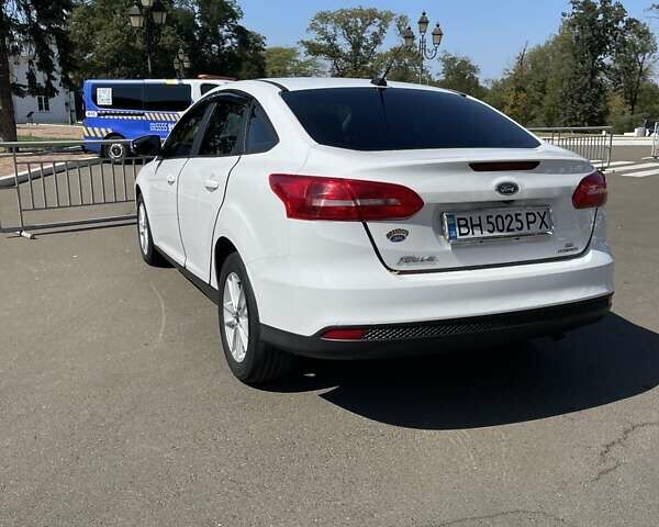 Белый Форд Фокус, объемом двигателя 2 л и пробегом 206 тыс. км за 8800 $, фото 5 на Automoto.ua