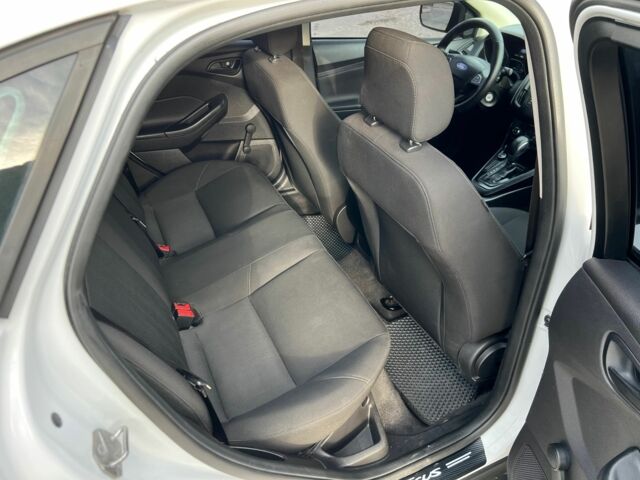 Білий Форд Фокус, об'ємом двигуна 2 л та пробігом 155 тис. км за 6999 $, фото 8 на Automoto.ua