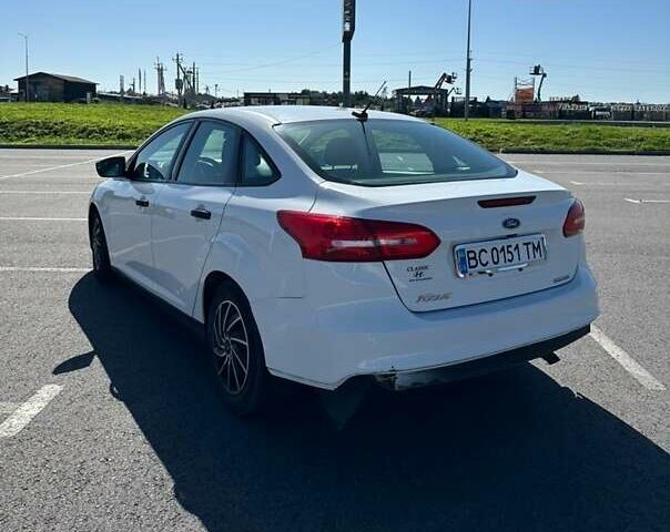 Форд Фокус 2015 в Львове на Automoto.ua Белый Форд Фокус, объемом двигателя 2 л и пробегом 137 тыс. км за 6700 $, фото 6 на Automoto.ua