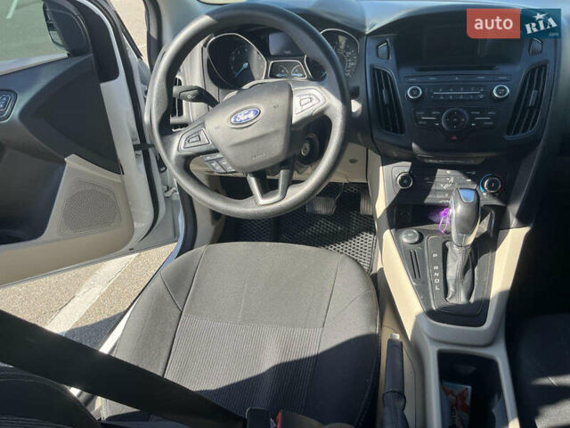 Белый Форд Фокус, объемом двигателя 2 л и пробегом 188 тыс. км за 6900 $, фото 19 на Automoto.ua