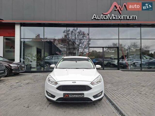Белый Форд Фокус, объемом двигателя 2 л и пробегом 102 тыс. км за 7900 $, фото 1 на Automoto.ua