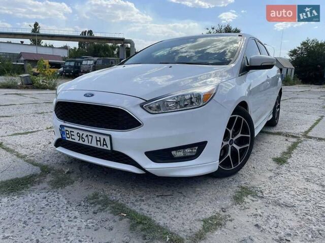 Білий Форд Фокус, об'ємом двигуна 2 л та пробігом 112 тис. км за 8500 $, фото 1 на Automoto.ua