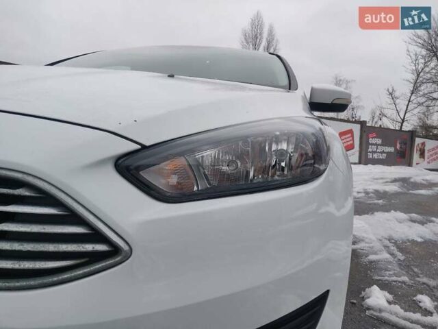 Білий Форд Фокус, об'ємом двигуна 2 л та пробігом 170 тис. км за 8350 $, фото 12 на Automoto.ua
