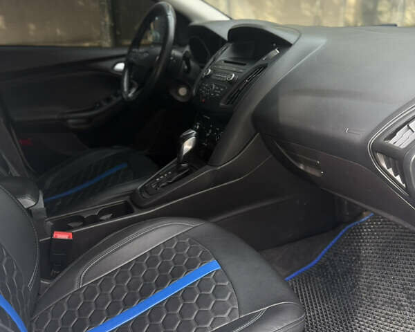 Белый Форд Фокус, объемом двигателя 2 л и пробегом 146 тыс. км за 7800 $, фото 10 на Automoto.ua