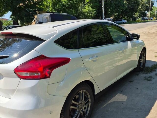 Білий Форд Фокус, об'ємом двигуна 2 л та пробігом 227 тис. км за 8500 $, фото 3 на Automoto.ua