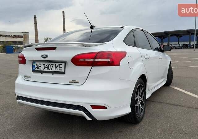Форд Фокус 2015 в Кривом Роге на Automoto.ua Белый Форд Фокус, объемом двигателя 2 л и пробегом 109 тыс. км за 8900 $, фото 6 на Automoto.ua