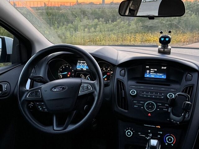 Білий Форд Фокус, об'ємом двигуна 2 л та пробігом 153 тис. км за 8200 $, фото 9 на Automoto.ua
