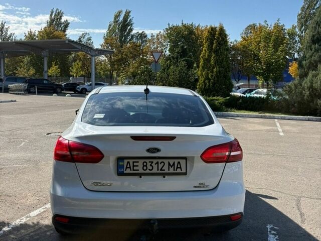 Белый Форд Фокус, объемом двигателя 2 л и пробегом 147 тыс. км за 8100 $, фото 6 на Automoto.ua