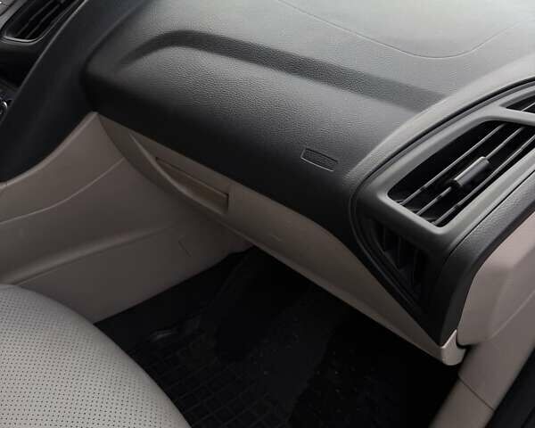 Белый Форд Фокус, объемом двигателя 2 л и пробегом 205 тыс. км за 8300 $, фото 24 на Automoto.ua