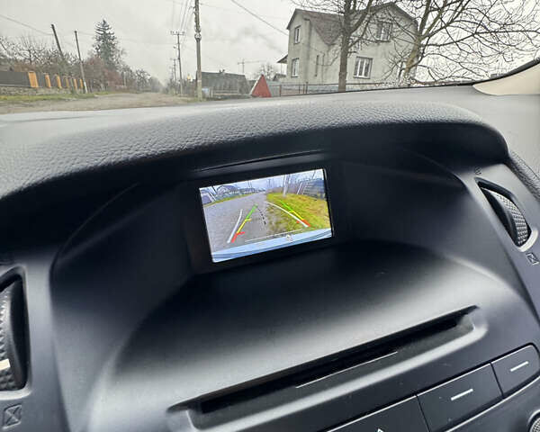 Білий Форд Фокус, об'ємом двигуна 2 л та пробігом 195 тис. км за 8999 $, фото 10 на Automoto.ua