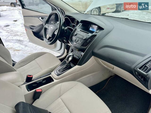 Білий Форд Фокус, об'ємом двигуна 2 л та пробігом 147 тис. км за 7950 $, фото 43 на Automoto.ua