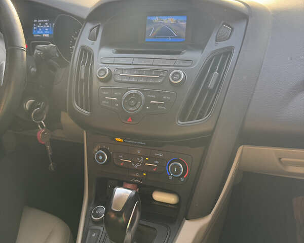 Белый Форд Фокус, объемом двигателя 2 л и пробегом 125 тыс. км за 8900 $, фото 9 на Automoto.ua