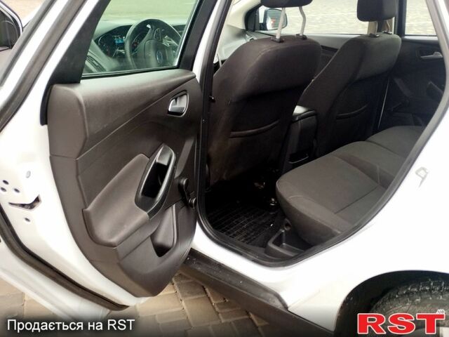 Білий Форд Фокус, об'ємом двигуна 1.6 л та пробігом 163 тис. км за 8699 $, фото 9 на Automoto.ua