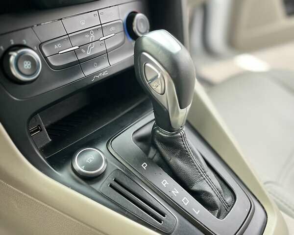 Белый Форд Фокус, объемом двигателя 2 л и пробегом 205 тыс. км за 8300 $, фото 25 на Automoto.ua