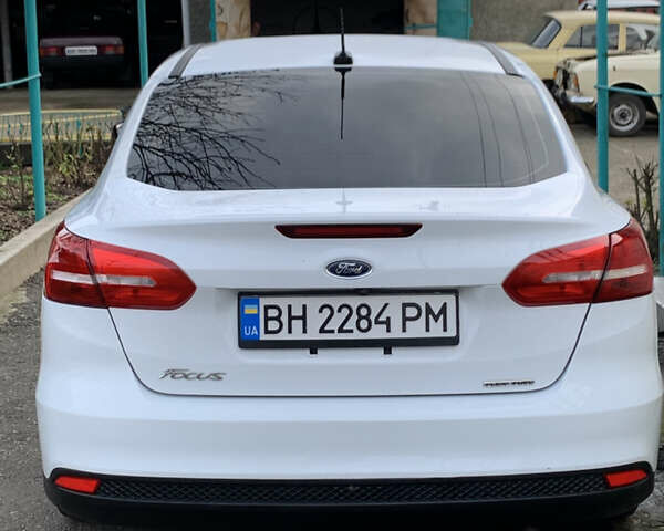 Белый Форд Фокус, объемом двигателя 2 л и пробегом 195 тыс. км за 8200 $, фото 3 на Automoto.ua