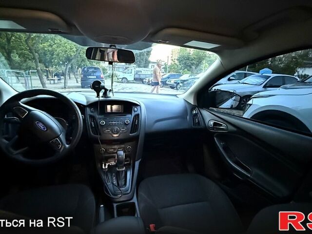 Білий Форд Фокус, об'ємом двигуна 2 л та пробігом 150 тис. км за 7500 $, фото 7 на Automoto.ua