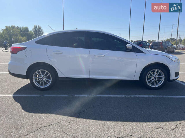Белый Форд Фокус, объемом двигателя 2 л и пробегом 188 тыс. км за 6900 $, фото 2 на Automoto.ua