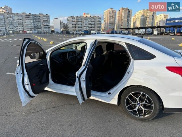 Білий Форд Фокус, об'ємом двигуна 2 л та пробігом 182 тис. км за 8500 $, фото 11 на Automoto.ua